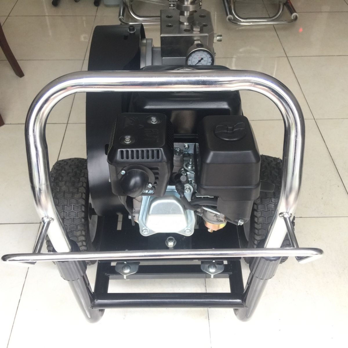 máy phun bột trét GK-8600 giá rẻ