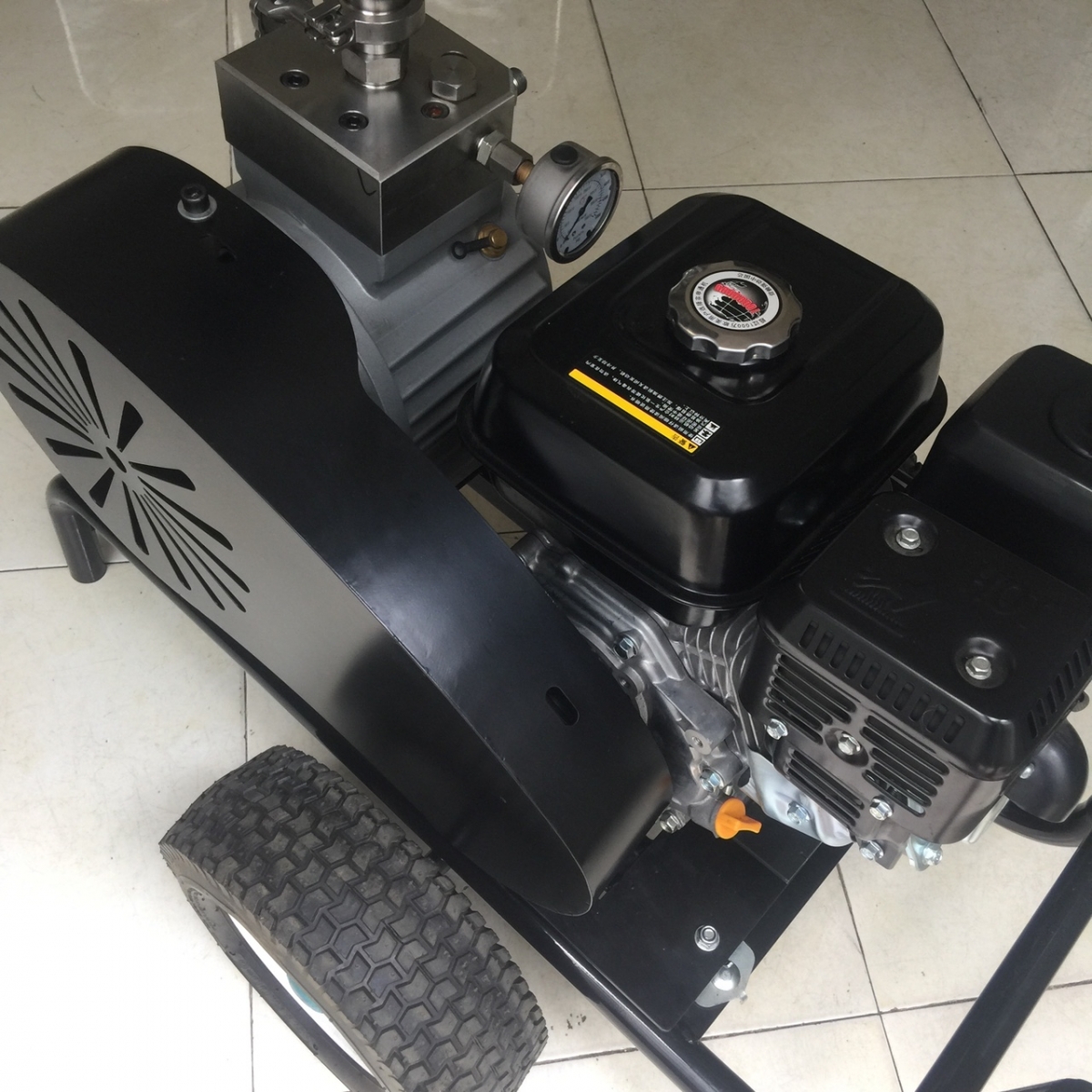 mua máy phun bột trét GK-8600