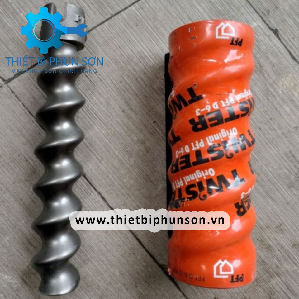 Bộ trục xoắn đẩy nguyên liệu to, dài, giúp máy đẩy khỏe